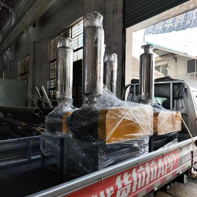 不锈钢罗茨风机发货中